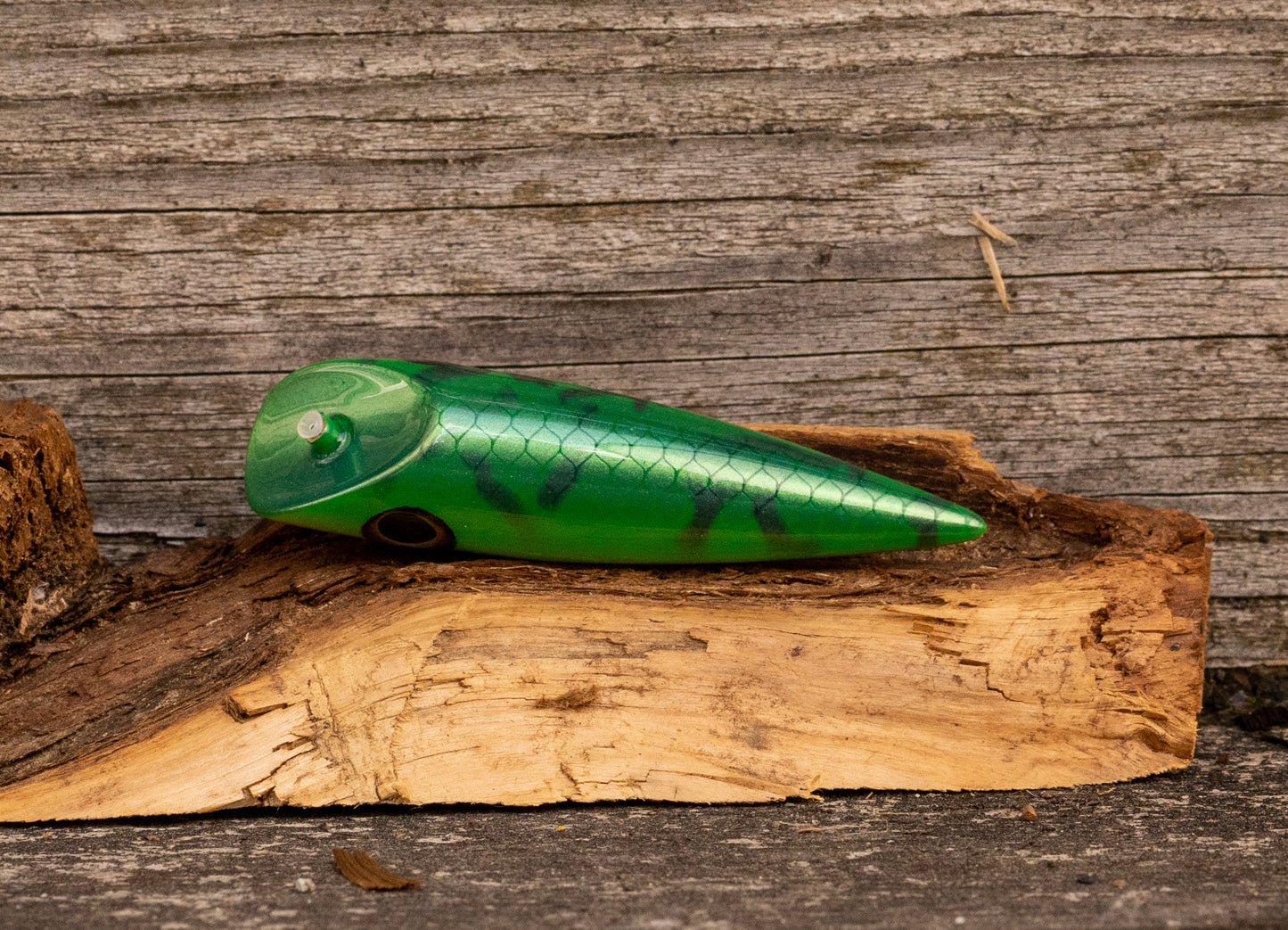 3.25 inch Custom - Blue/green back with colour shift scales with UV