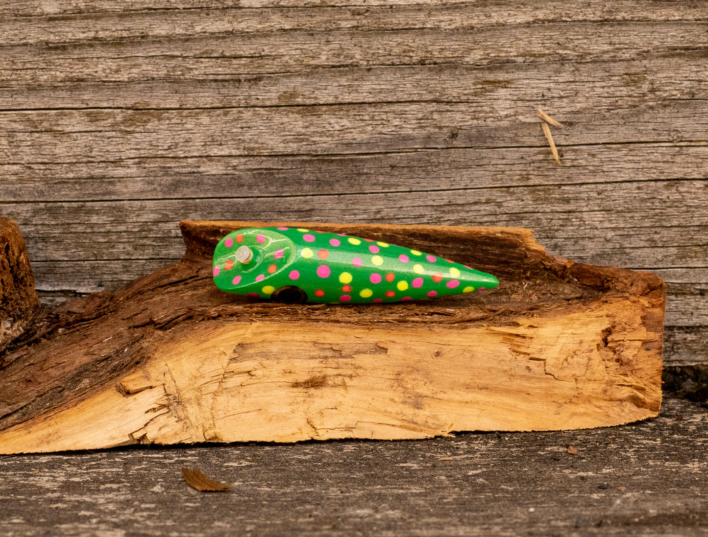 Extra Small Signture - Green back with UV dots