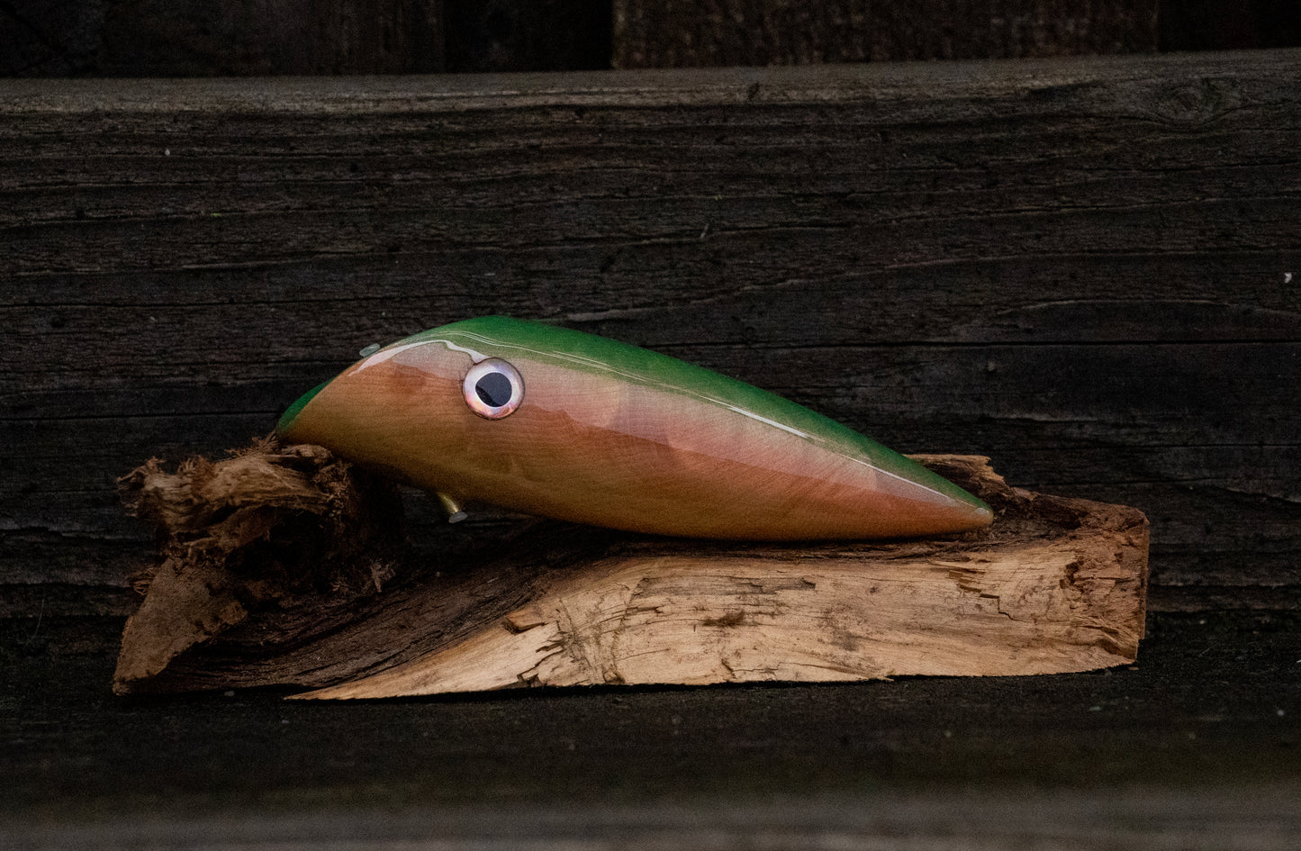 Medium Signature - Green back with colour shift blue scale over burl with UV