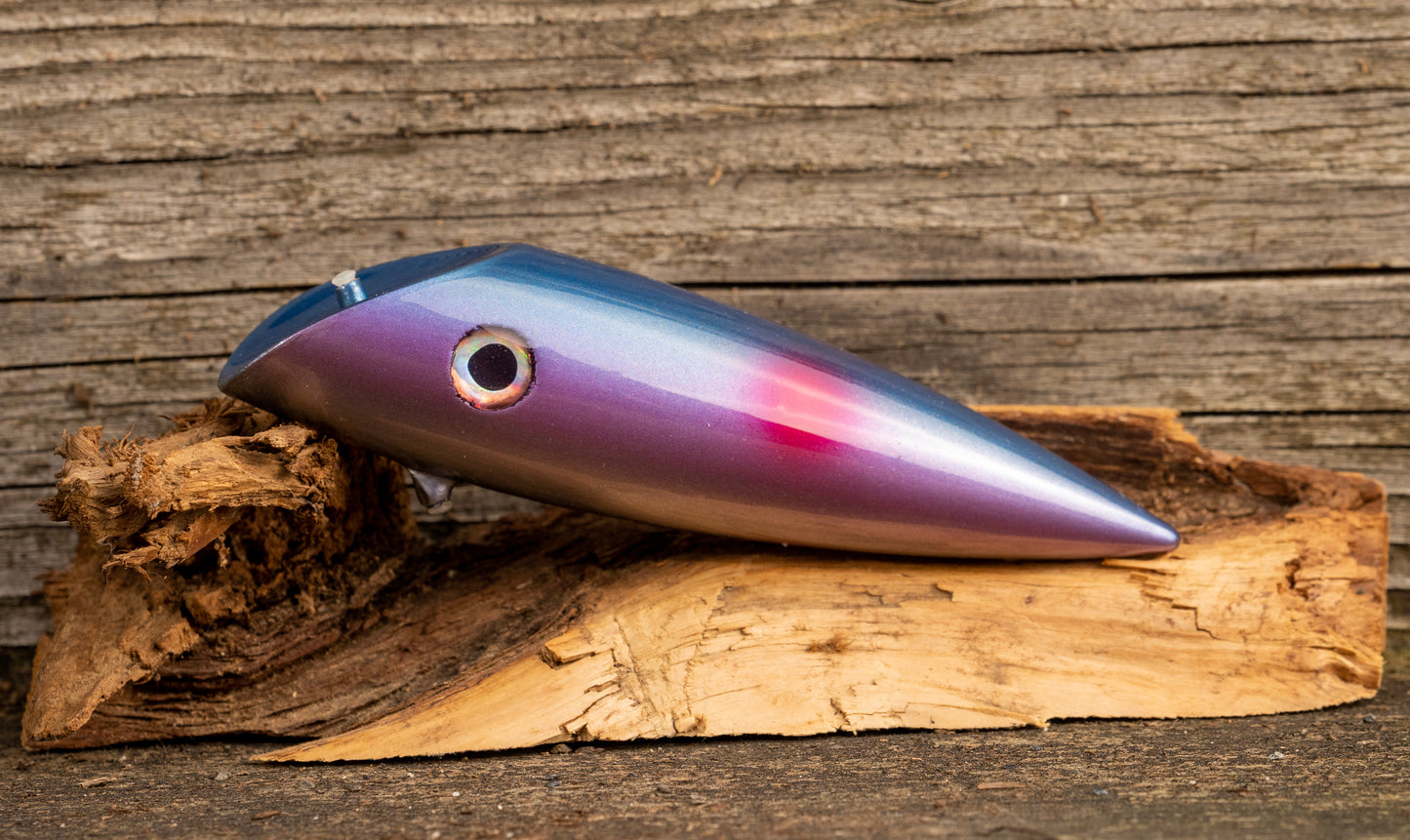 Medium Signature - Blue back over metallic base and wounds with UV