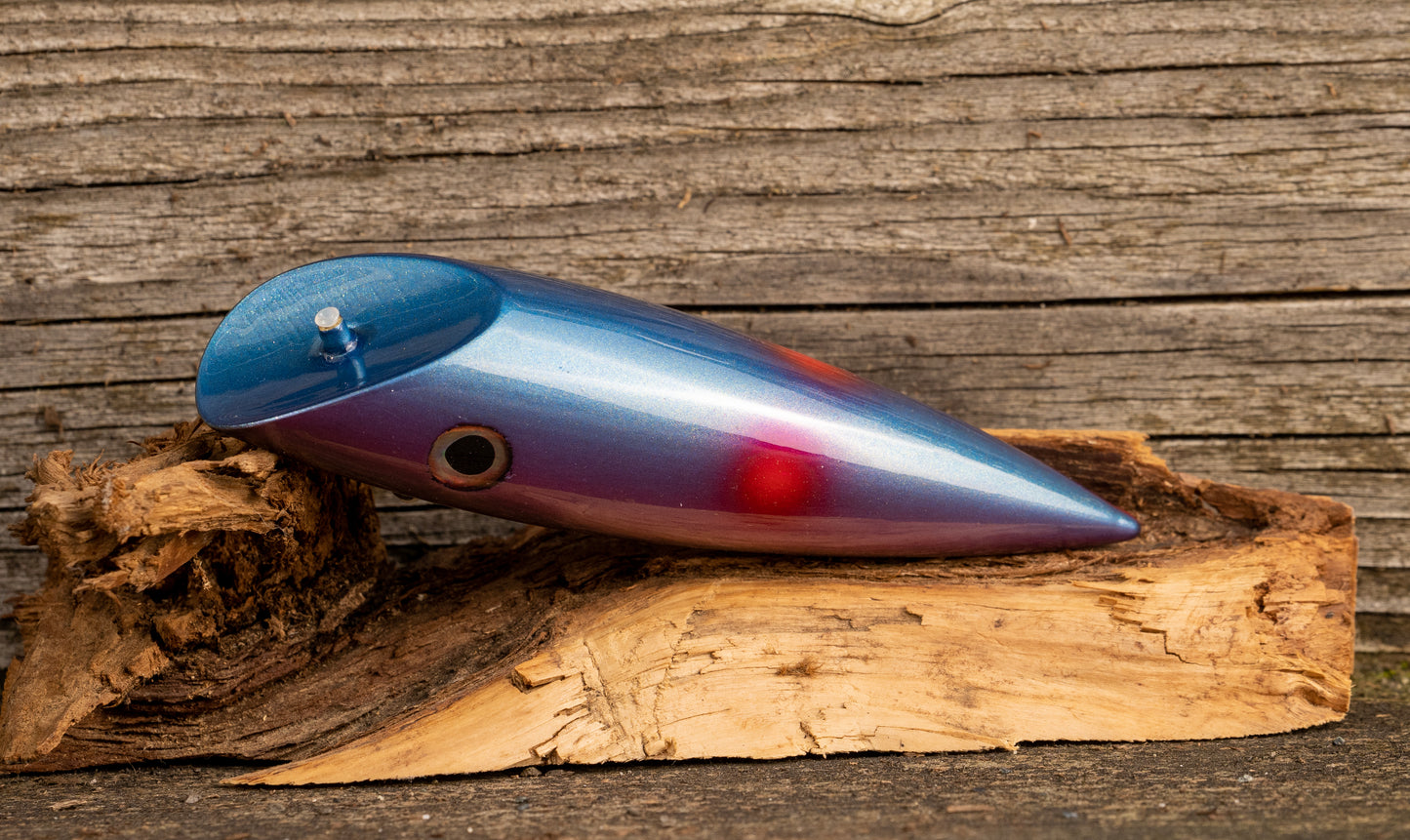 Medium Signature - Blue back over metallic base and wounds with UV
